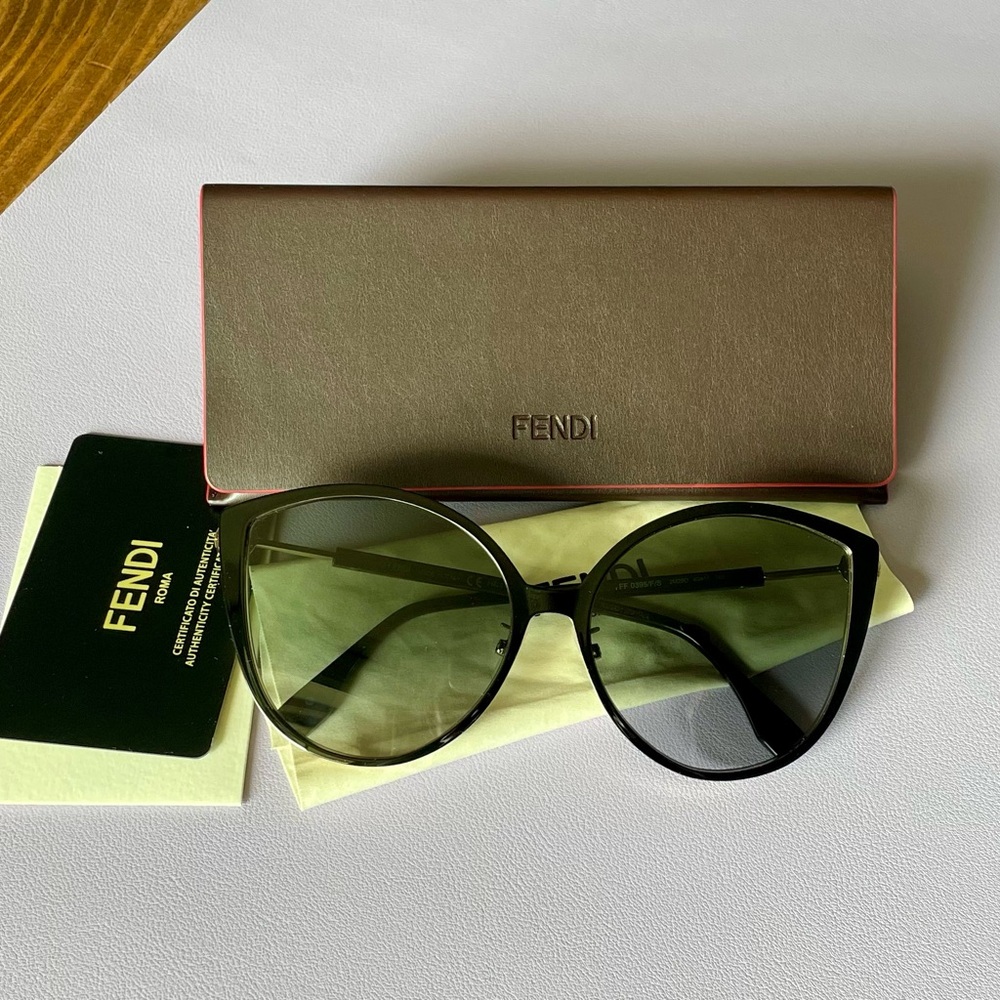 FENDI FF0395 sunglasses 🌟like new